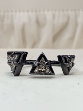 Charmed Aroma Sterling Silver Black Triangle Druzy Ring - Size 8
